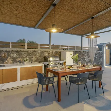 Villa New Luna With Private Pool And Bbq 1km From The *