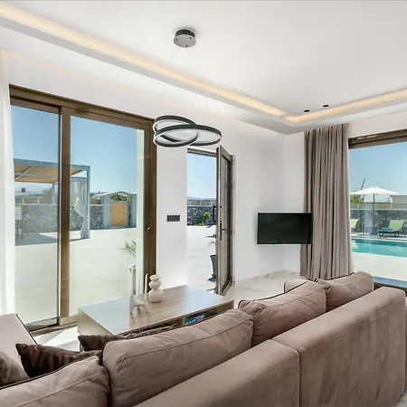Villa New Luna With Private Pool And Bbq 1km From The Sfáka