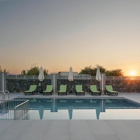 Villa New Luna With Private Pool And Bbq 1km From The